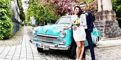 Hochzeitsauto-Vermietung - Köln, Bonn, Eifel ... - Love letters  - Vauxhall Cresta E  von 1955 Oldtimer-hochzeitsfahrten-nrw.de
