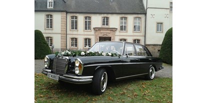 Hochzeitsauto-Vermietung - Deutschland - Die Mercedes Limousine von 1966, die erste S-Klasse. - K & K Oldtimer-Vermietung für Hochzeitsautos und Oldtimerbusse in Freiburg