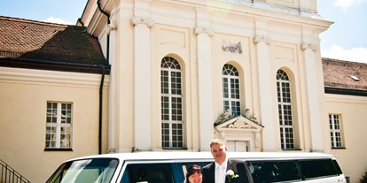 Hochzeitsauto-Vermietung - Versicherung: Vollkasko - Der Hochzeits-Bulli, unsere riesige VW T3 Limousine - VW T3 Bulli Limousine von Trabi-XXL