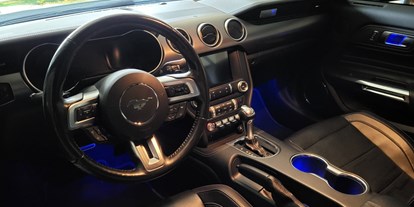 Hochzeitsauto-Vermietung - Marke: Ford - Ford Mustang GT5.0 Cabrio - Ford Mustang GT5.0 Cabrio von Autovermietung Ing. Alfred Schoenwetter