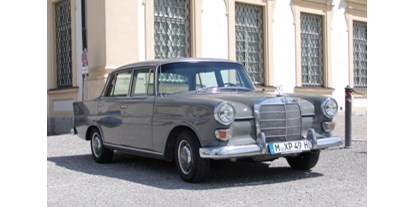 Hochzeitsauto-Vermietung - Versicherung: Teilkasko - Bayern - Mercedes Benz 230 Heckflosse von Classic Roadster München