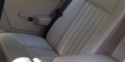 Hochzeitsauto-Vermietung - Chauffeur: Chauffeur buchbar - Bayern - Mercedes Benz 300 CE
