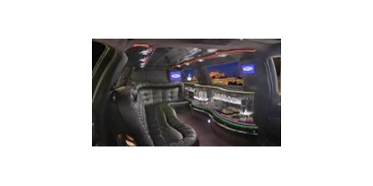 Hochzeitsauto-Vermietung - Farbe: Schwarz - Salzburg - Innenansicht weisse Limousine - Lincoln Town Car von Amadeus Limousines