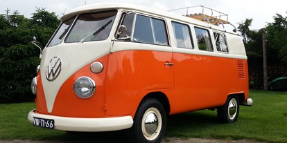 Hochzeitsauto-Vermietung - Marke: Volkswagen - VW Bulli Fenster Bus T1 Baujahr 1966, 9 Sitze  - VW Fenster Bus T1 Bulli von Dr. Georg Schratzenthaller 