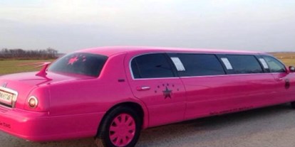 Hochzeitsauto-Vermietung - Farbe: Pink - STAR 7 Stretchlimousinen