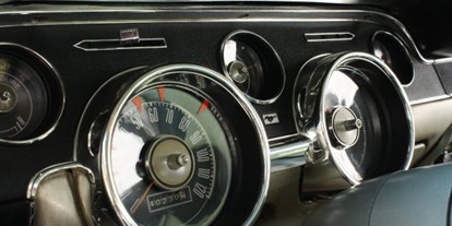 Hochzeitsauto-Vermietung - Art des Fahrzeugs: Oldtimer - Ford Mustang Hardtop 289 Bj. 68 - Ford Mustang Hardtop Bj. 68 von Autovermietung Ing. Alfred Schoenwetter