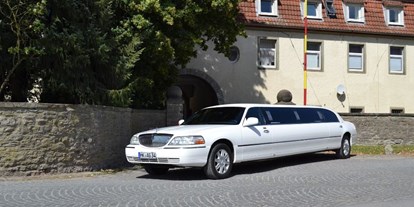 Hochzeitsauto-Vermietung - Einzugsgebiet: national - Nordrhein-Westfalen - Luxus Lincoln Town Car Stretchlimousine