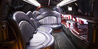 Hochzeitsauto-Vermietung - Menden - Luxus Lincoln Town Car Stretchlimousine