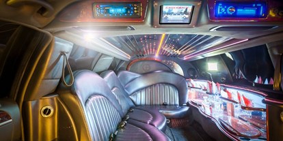 Hochzeitsauto-Vermietung - Ruhrgebiet - Luxus Lincoln Town Car Stretchlimousine