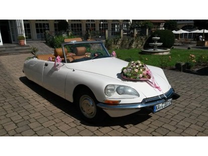 Hochzeitsauto-Vermietung - Tiere erlaubt - Citroen DS Cabrio "Die Göttin"