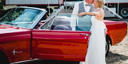 Hochzeitsauto-Vermietung - Art des Fahrzeugs: Youngtimer - Nordrhein-Westfalen - Hochzeitsauto mieten als Ford Mustang Cabriolet. - Ford Mustang mieten