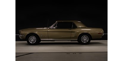 Hochzeitsauto-Vermietung - Farbe: andere Farbe - Bayern - Ford Mustang Coupè V8