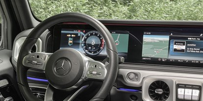 Hochzeitsauto-Vermietung - Marke: Mercedes Benz - Nordrhein-Westfalen - Innenraum mit volldigitalem Kombiinstrument. - Mercedes G-Klasse G500