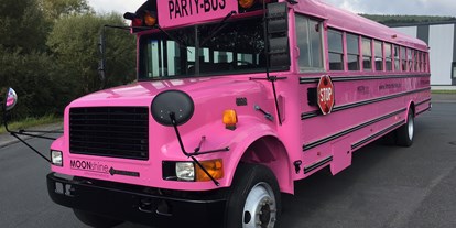 Hochzeitsauto-Vermietung - Art des Fahrzeugs: Hummer - Nordrhein-Westfalen - Partybus in pink - Chrysler 300C Stretchlimousine Permutt weiß - Modernste Ausstattung - Eycatcher