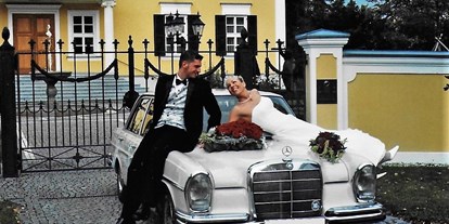Hochzeitsauto-Vermietung - Art des Fahrzeugs: Oldtimer - Auch beim Fototermin eine gute Figur - Martin Schlund