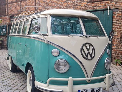 Hochzeitsauto-Vermietung - Marke: Volkswagen - Nordrhein-Westfalen - Dein Hochzeitsauto VW T1 Samba Bus türkis-weiss BJ 1968 