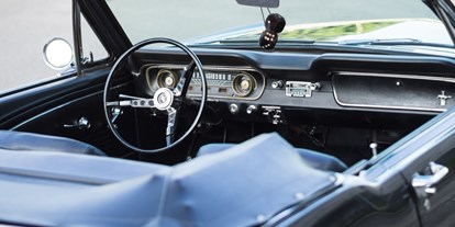 Hochzeitsauto-Vermietung - Art des Fahrzeugs: Oldtimer - Innenraum des Ford Mustang Cabrio - Ford Mustang Cabrio von Dreamday with Dreamcar - Nürnberg