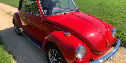 Hochzeitsauto-Vermietung - Art des Fahrzeugs: Oldtimer - Mit geschlossenen Dach - VW Käfer Cabriolet rot