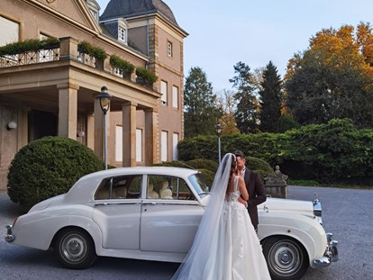 Hochzeitsauto-Vermietung - Marke: Rolls Royce - Nordrhein-Westfalen - Weisser Silver Cloud zur himmlischen Hochzeitsfahrt - Weisser Rolls Royce Silver Cloud