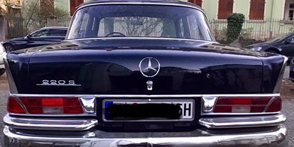 Hochzeitsauto-Vermietung - Marke: Daimler - Mercedes 220s, Bj. 1965, Dunkelblaue Limosine