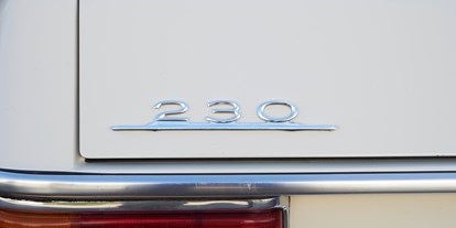 Hochzeitsauto-Vermietung - Art des Fahrzeugs: Youngtimer - Nordrhein-Westfalen - Mercedes 230 "Strichacht" - Mercedes 230 "Strichacht" & Mercedes 560 SEL (W126)