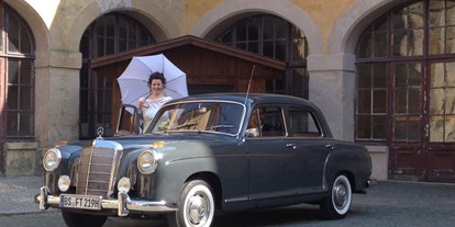 Hochzeitsauto-Vermietung - Farbe: Grau - Niedersachsen - Mercedes-Benz 219 Ponton von THULKE classic