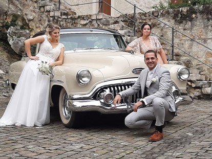 Hochzeitsauto-Vermietung - Marke: Buick - Ein Fotoshooting kann so richtig Spass machen und gibt wunderbare Bilder zur Erinnerung. - Buick Super Eight