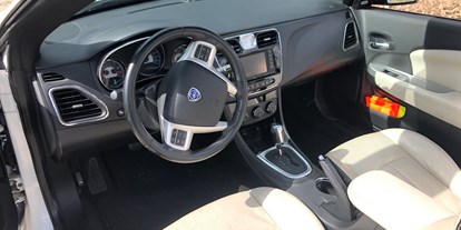 Hochzeitsauto-Vermietung - Art des Fahrzeugs: Mittelklasse-Wagen - Lancia Flavia Cabrio, weiss
Cockpit - Lancia Flavia Cabrio weiss