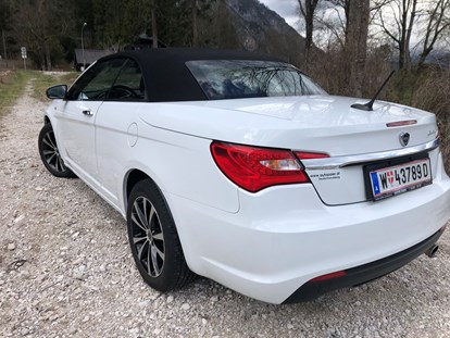 Hochzeitsauto-Vermietung - Marke: Lancia - Oberösterreich - Lancia Flavia Cabrio, weiss,
geschlossenes Dach - Lancia Flavia Cabrio weiss