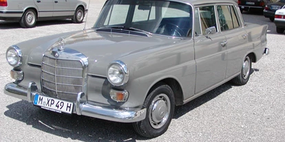 Hochzeitsauto-Vermietung - Bayern - Mercedes Benz 230 Heckflosse von Classic Roadster München