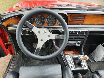 Hochzeitsauto-Vermietung - Bayern - Cockpit - Bmw Oldtimer E9 3,0l CSI