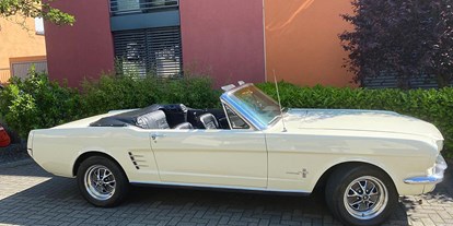 Hochzeitsauto-Vermietung - Art des Fahrzeugs: Youngtimer - Nordrhein-Westfalen - Hochzeitsauto mieten Düsseldorf